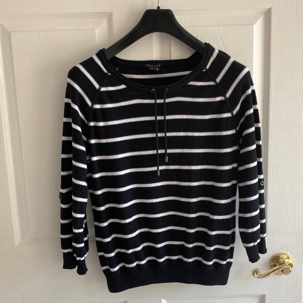 Theory striped boat/round neck top. Size M. Made in USA